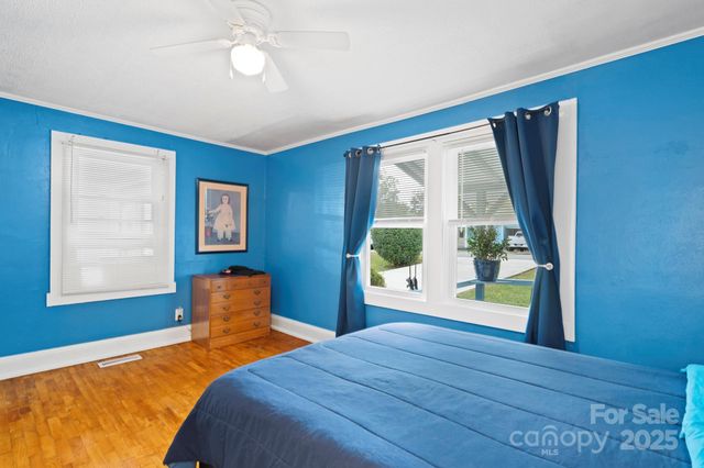 315 21st Street SW, Hickory, NC 28602