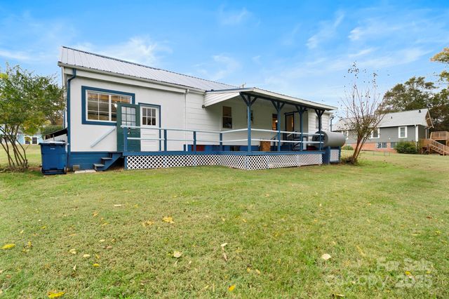 315 21st Street SW, Hickory, NC 28602