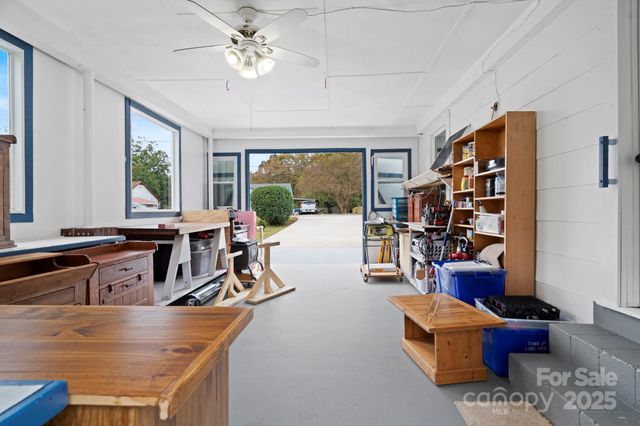 315 21st Street SW, Hickory, NC 28602