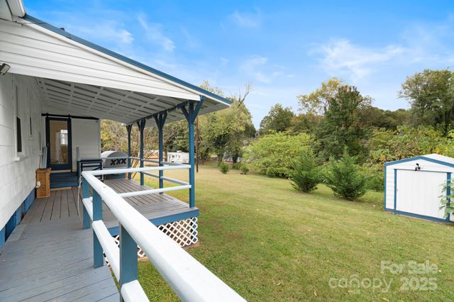315 21st Street SW, Hickory, NC 28602