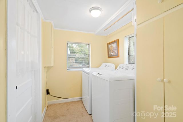 315 21st Street SW, Hickory, NC 28602