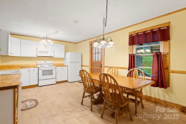 315 21st Street SW, Hickory, NC 28602