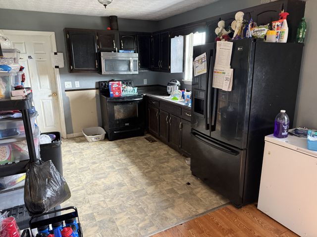 207 Landy Ln, Red Boiling Springs, TN 37150