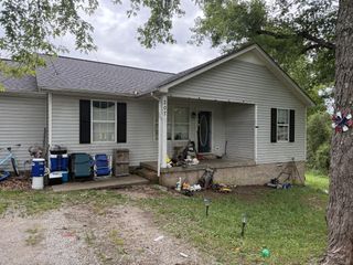 207 Landy Ln, Red Boiling Springs, TN 37150