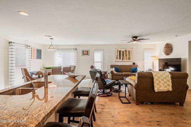 1345 W Vuelta Del Yunque, Sahuarita, AZ 85629