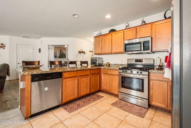 1345 W Vuelta Del Yunque, Sahuarita, AZ 85629