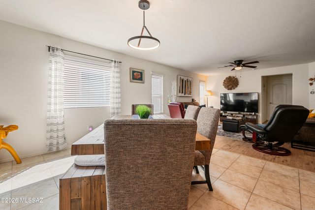 1345 W Vuelta Del Yunque, Sahuarita, AZ 85629