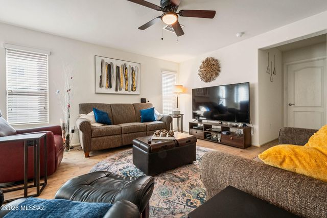 1345 W Vuelta Del Yunque, Sahuarita, AZ 85629