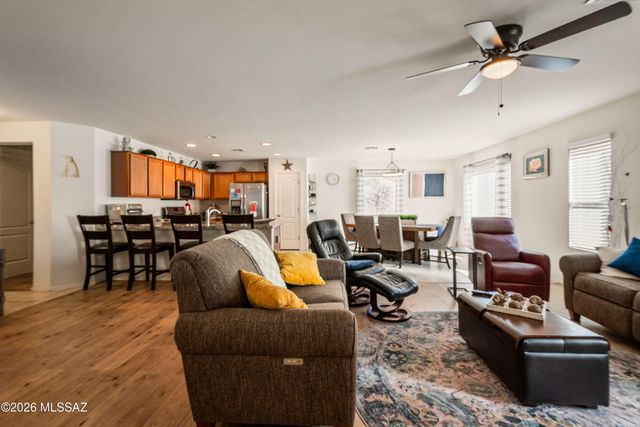 1345 W Vuelta Del Yunque, Sahuarita, AZ 85629