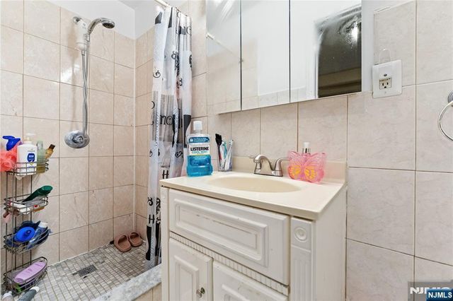 86 Clendenny, Jersey City, NJ 07304