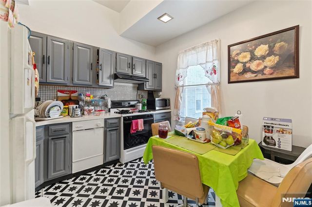 86 Clendenny, Jersey City, NJ 07304