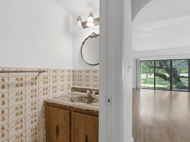 8886 SW 62nd Ter 8-A, Miami, FL 33173