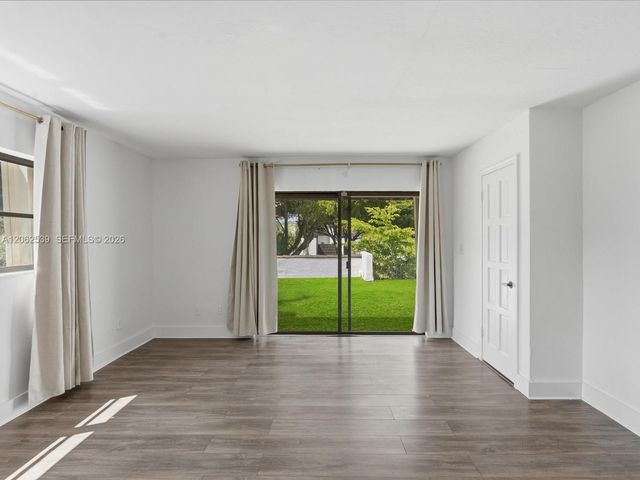 8886 SW 62nd Ter 8-A, Miami, FL 33173