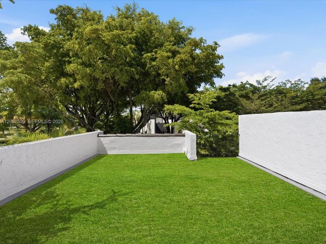 8886 SW 62nd Ter 8-A, Miami, FL 33173
