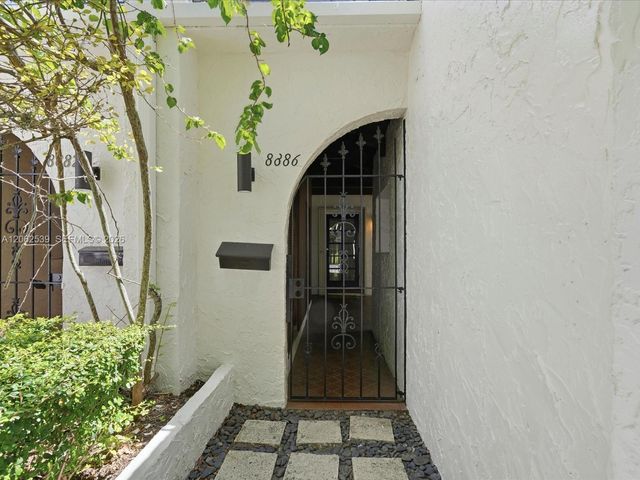 8886 SW 62nd Ter 8-A, Miami, FL 33173