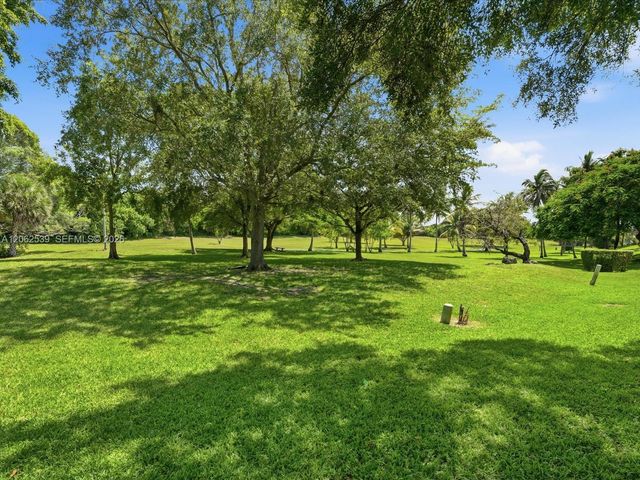 8886 SW 62nd Ter 8-A, Miami, FL 33173
