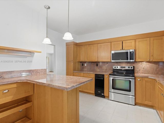 8886 SW 62nd Ter 8-A, Miami, FL 33173