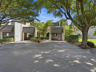 8886 SW 62nd Ter 8-A, Miami, FL 33173