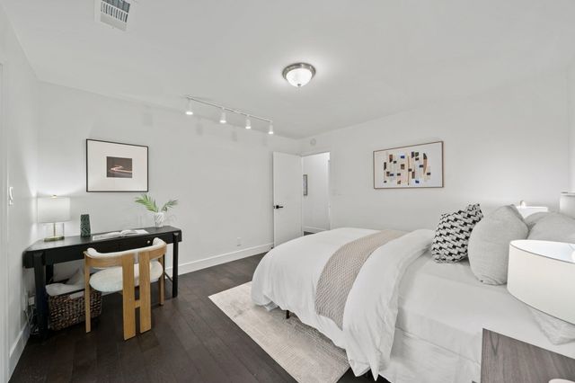 108 Durham St, Menlo Park, CA 94025