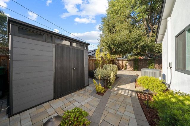 108 Durham St, Menlo Park, CA 94025