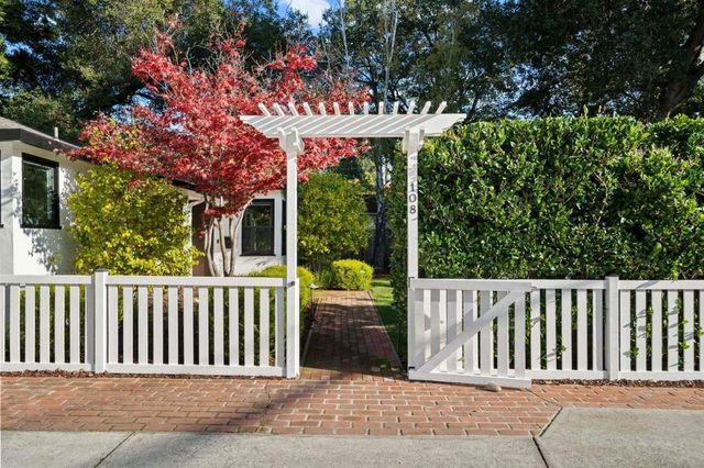 108 Durham St, Menlo Park, CA 94025