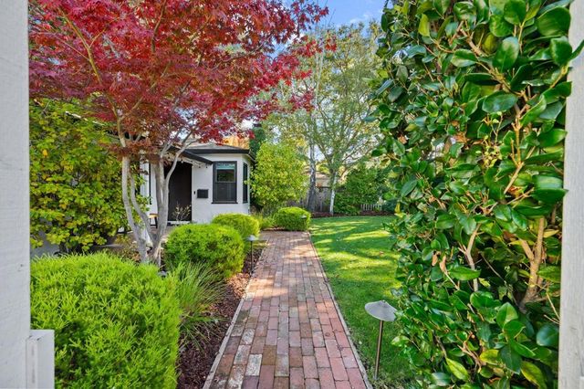 108 Durham St, Menlo Park, CA 94025