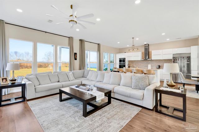 5800 Moors Oaks Dr, Milton, FL 32583