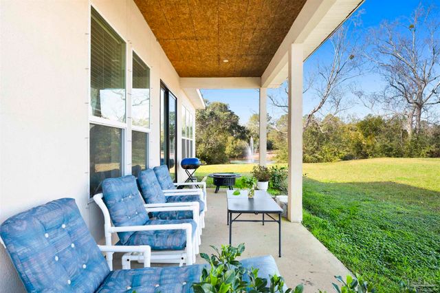 5800 Moors Oaks Dr, Milton, FL 32583