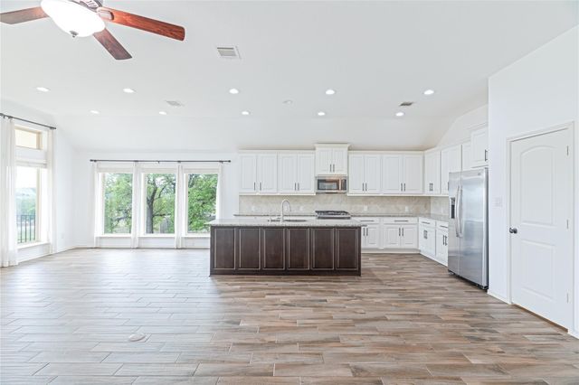 125 Saturnia DR, Georgetown, TX 78628