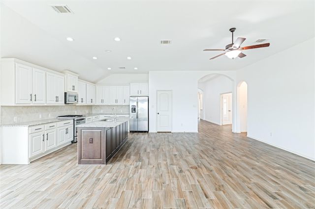 125 Saturnia DR, Georgetown, TX 78628