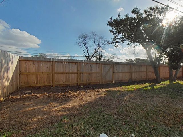 614 Gilpin Street, Houston, TX 77034