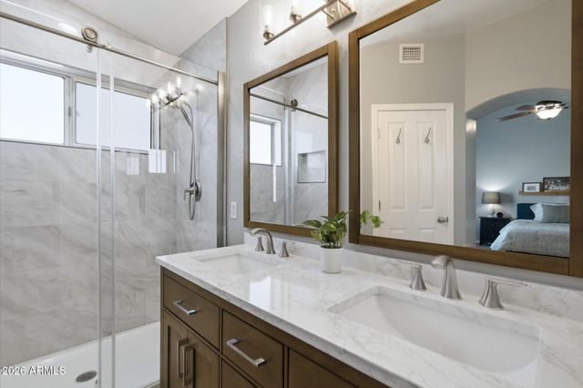 3524 E KRISTAL Way, Phoenix, AZ 85050