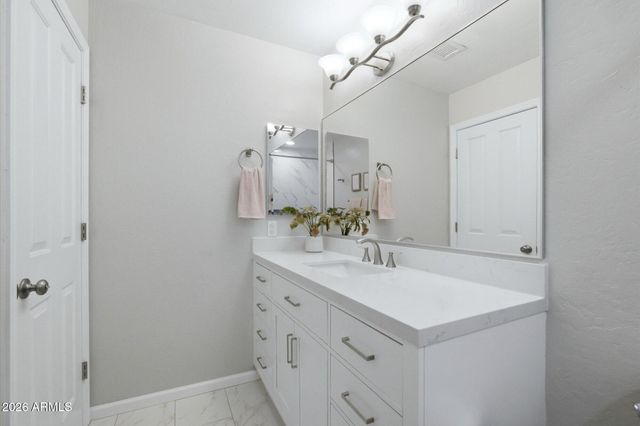 3524 E KRISTAL Way, Phoenix, AZ 85050