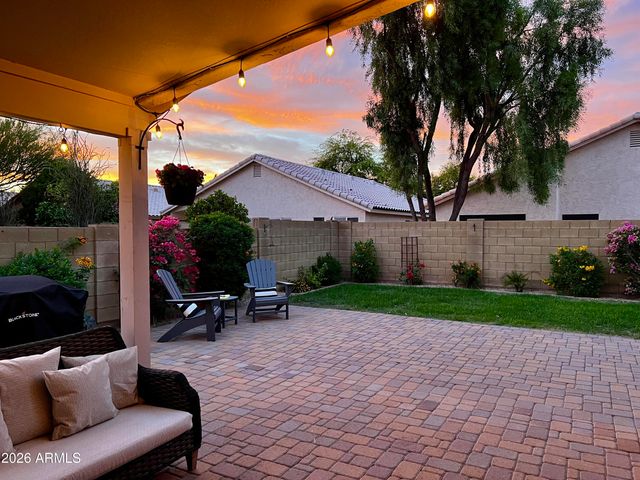 3524 E KRISTAL Way, Phoenix, AZ 85050