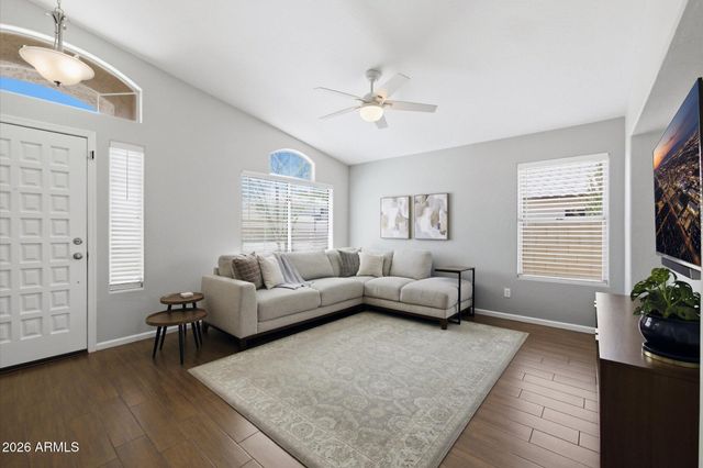 3524 E KRISTAL Way, Phoenix, AZ 85050