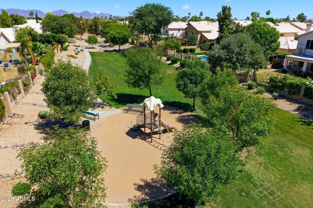 3524 E KRISTAL Way, Phoenix, AZ 85050