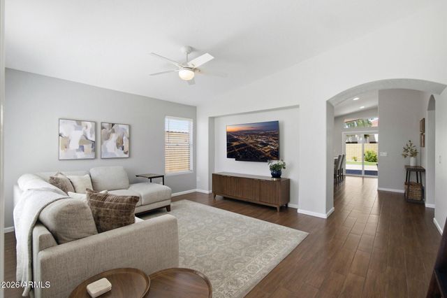 3524 E KRISTAL Way, Phoenix, AZ 85050