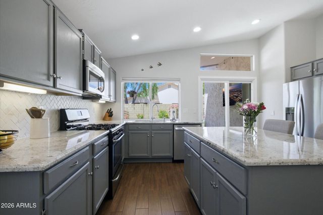 3524 E KRISTAL Way, Phoenix, AZ 85050