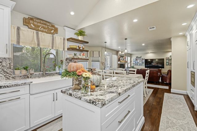 9220 Cupertino Dr, Elk Grove, CA 95624