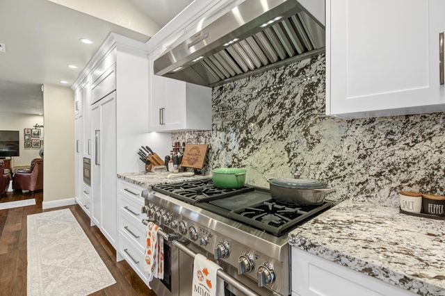 9220 Cupertino Dr, Elk Grove, CA 95624