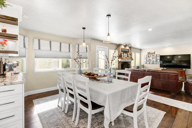 9220 Cupertino Dr, Elk Grove, CA 95624