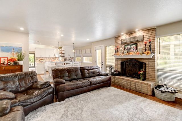 9220 Cupertino Dr, Elk Grove, CA 95624