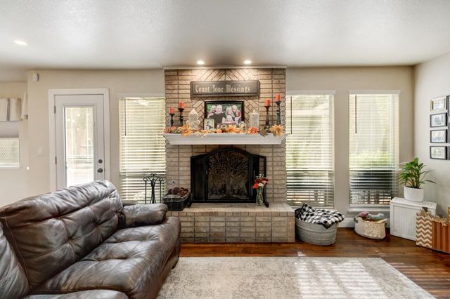 9220 Cupertino Dr, Elk Grove, CA 95624