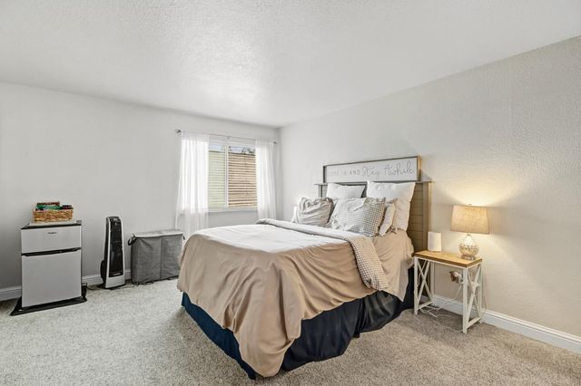 9220 Cupertino Dr, Elk Grove, CA 95624