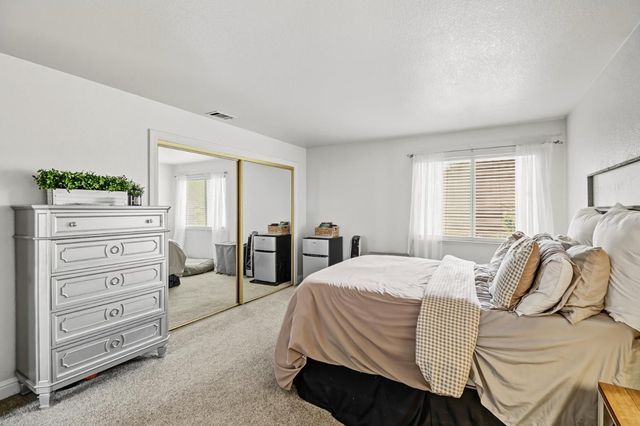 9220 Cupertino Dr, Elk Grove, CA 95624