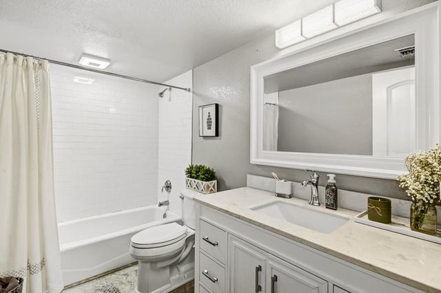 9220 Cupertino Dr, Elk Grove, CA 95624