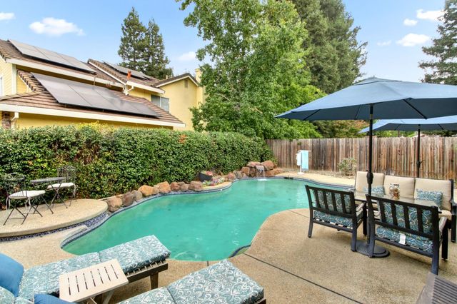 9220 Cupertino Dr, Elk Grove, CA 95624