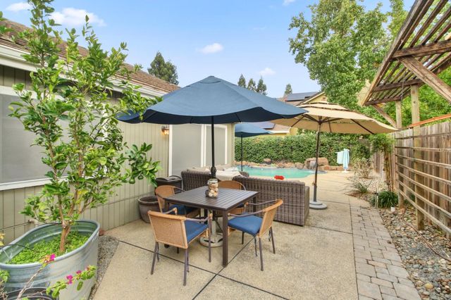 9220 Cupertino Dr, Elk Grove, CA 95624