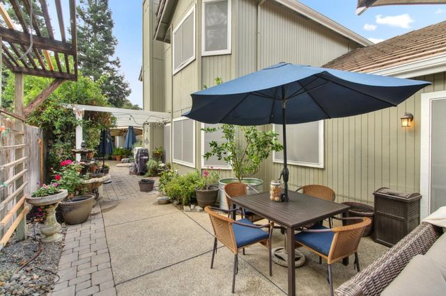 9220 Cupertino Dr, Elk Grove, CA 95624