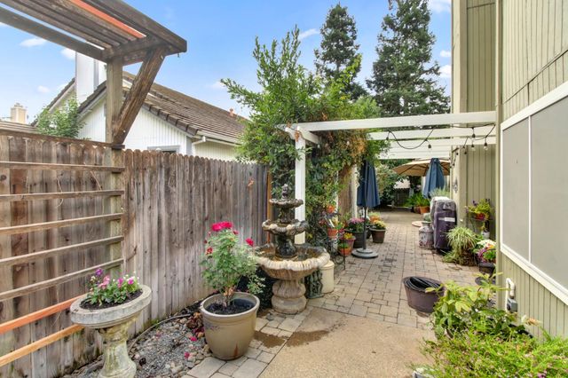 9220 Cupertino Dr, Elk Grove, CA 95624